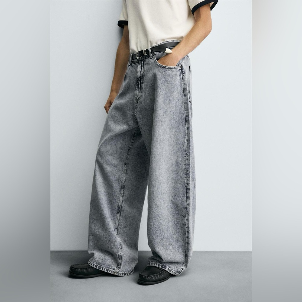 ZARA Men’s Loose Fitting Wide Leg Jeans Size 31 US. NWT